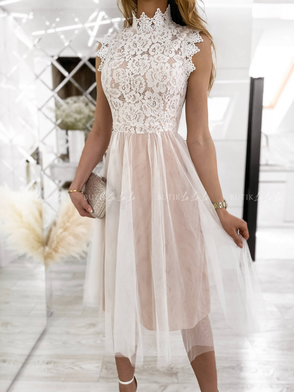 sukienka koronkowa biala