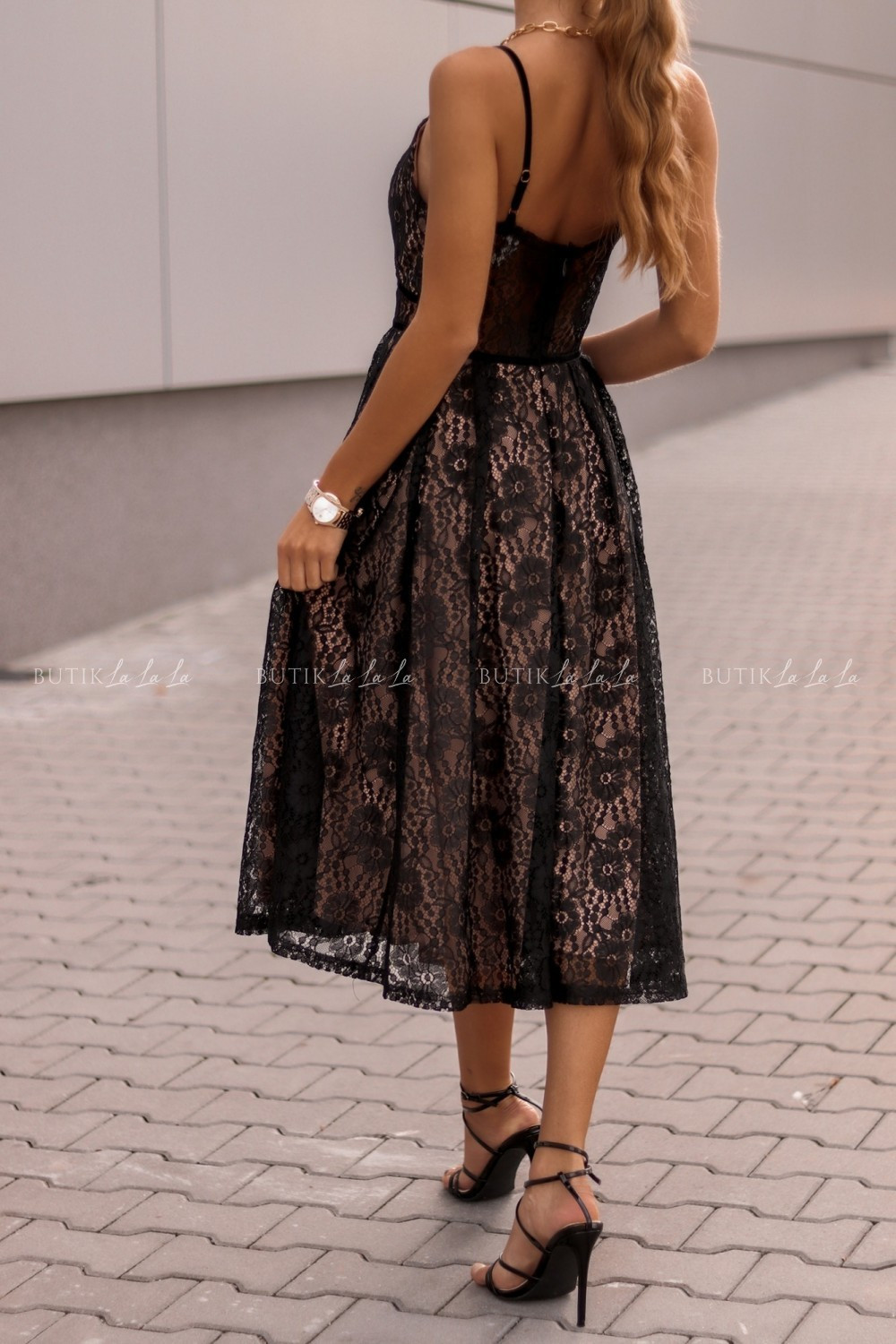 sukienka czarna koronkowa