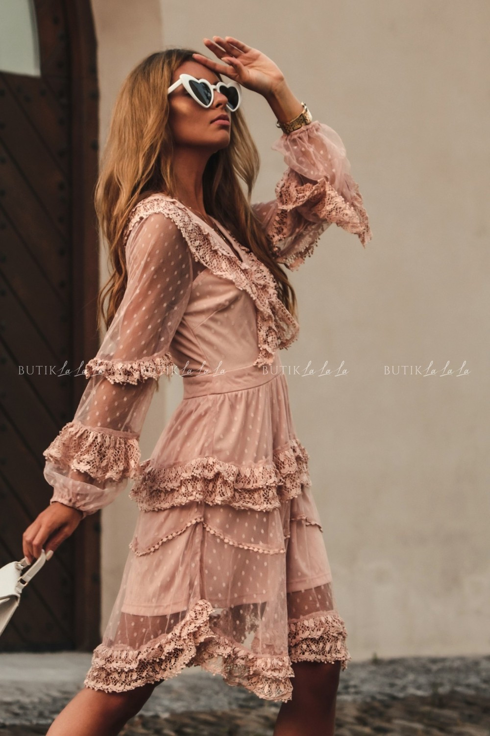 sukienka pudrowa na wesele