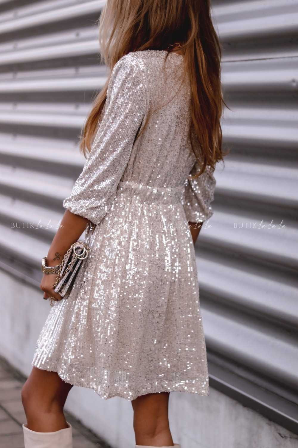 sukienka cekinowa srebrna