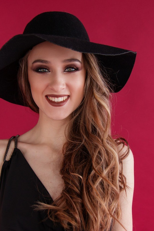 Sukienki na ramiączkach – kiedy i jak nosić?