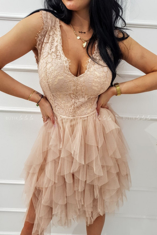 Rodzaje dekoltów występujące w sukienkach. Wybierz odpowiedni dla siebie