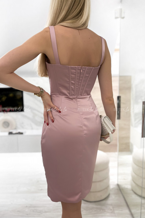 Sukienka dopasowana pudrowa Rebecca 4