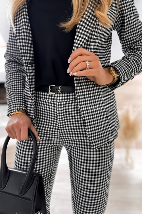 Spodnie cygaretki – czym są i jak je nosić? Sprawdź pasujące stylizacje z cygaretkami