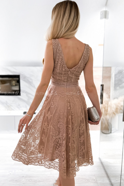 Sukienka koronkowa z dekoltem w literę V pudrowa Anastazja 5