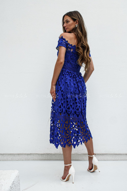 Sukienka gipiurowa kobaltowa Caprrina 1
