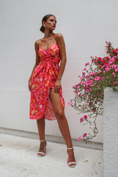 Sukienka różowa w kwiatowy print Selina 1