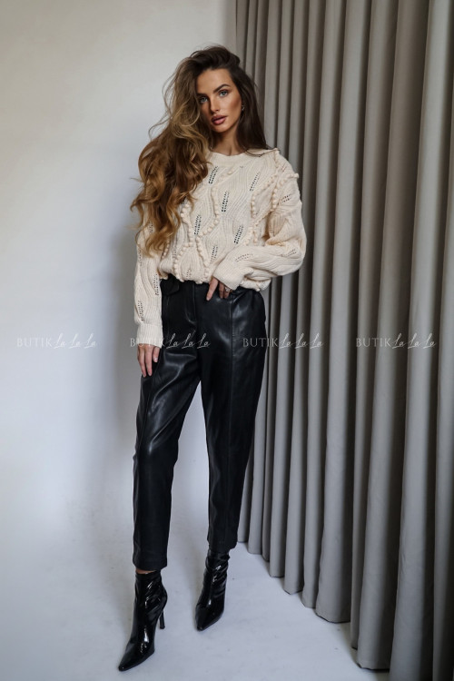 Sweter kremowy o ozdobnym splocie Masroe 2