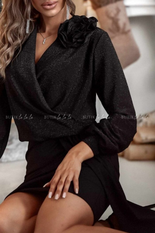 Bluzka czarna z ozdobnym odpinanym kwiatem Bryer 1