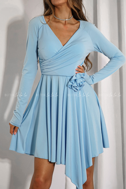 Sukienka niebieska z ozdobnym kwiatem Maldives