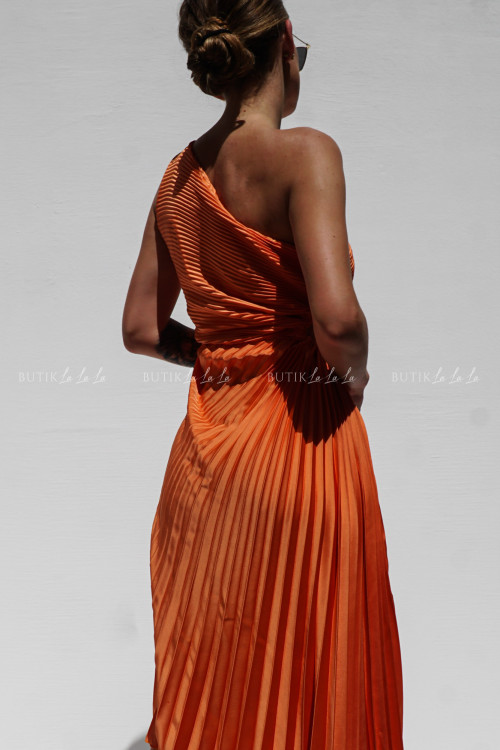 Sukienka plisowana z wycięciem pomarańczowa Albertyna 3