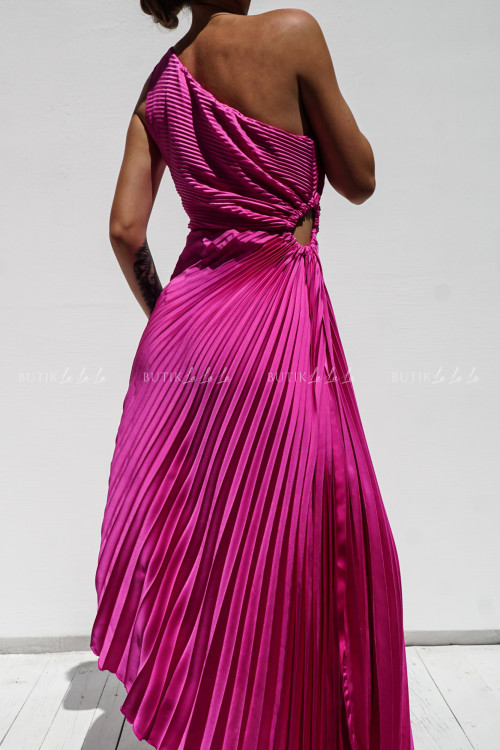 Sukienka plisowana z wycięciem ciemno różowa Albertyna 1
