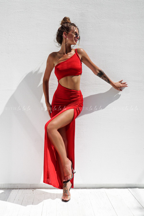 Sukienka z wycięciem rubinowa Purila 4