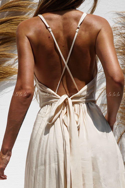 Sukienka kremowa z kwiatową aplikacją Frella 2