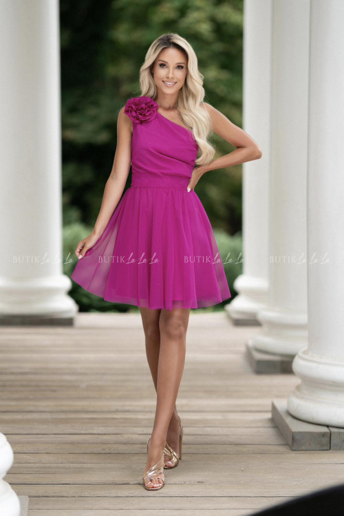 Sukienka mini z ozdobną różą fuksja Arisson 3