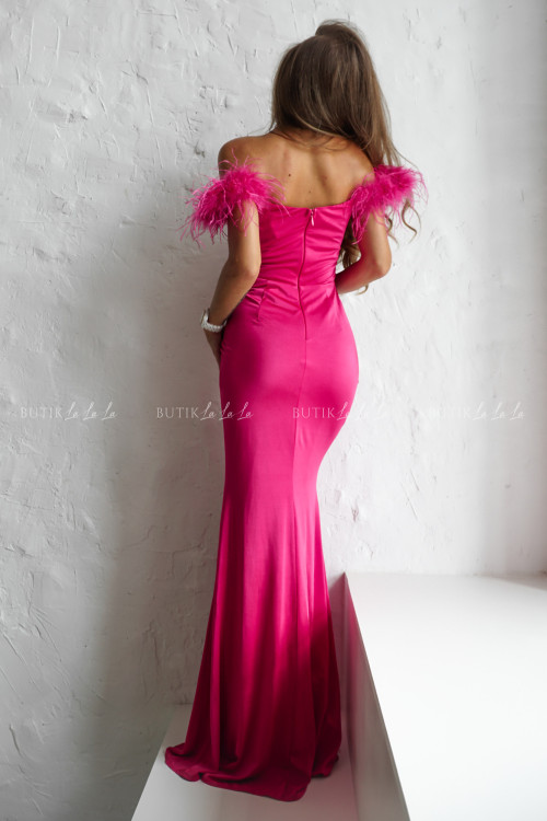 Sukienka maxi marszczona z piórkami fuksja Meghan PREMIUM 2
