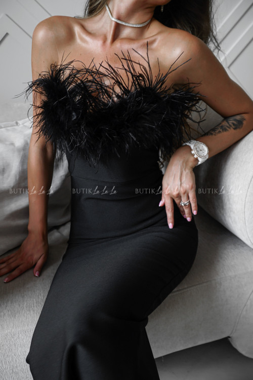 Sukienka dopasowana z piórkami czarna Andrea PREMIUM