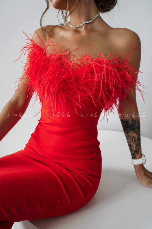 Sukienka dopasowana z piórkami czerwona Andrea PREMIUM