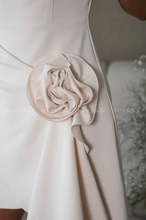 Sukienka mini z kwiatem beżowa Florida 3