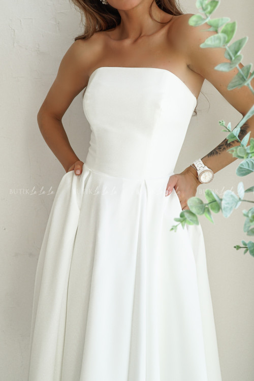 Sukienka rozkloszowana biała Mufina