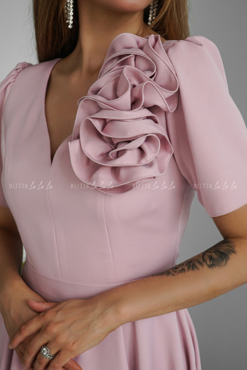 Sukienka midi pudrowa Nathaly 4