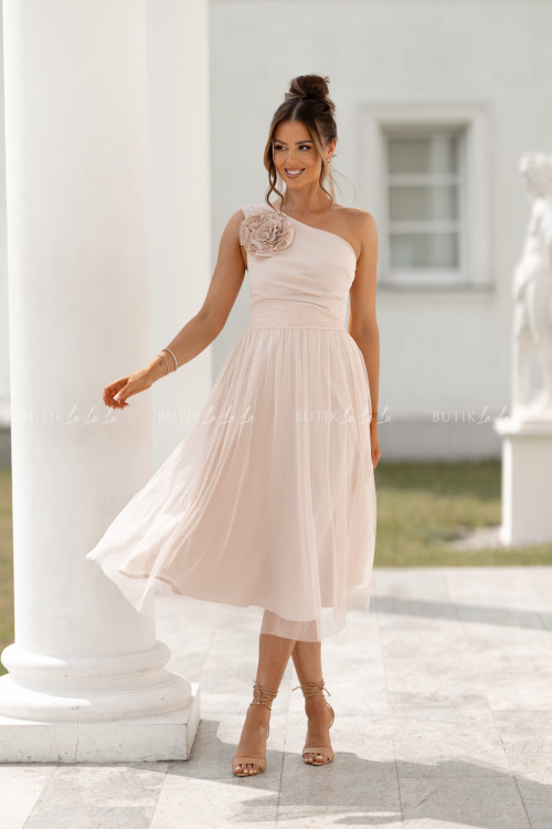 Sukienka z ozdobną różą beżowa Arisson 1