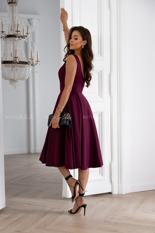 Sukienka burgundowa Lesota 1