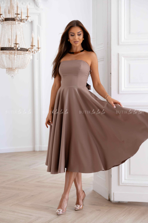 Sukienka rozkloszowana z kokardą kawowa Asti