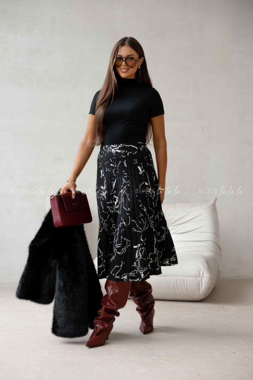 Bluzka z golfem na krótki rękaw czarna Hornie