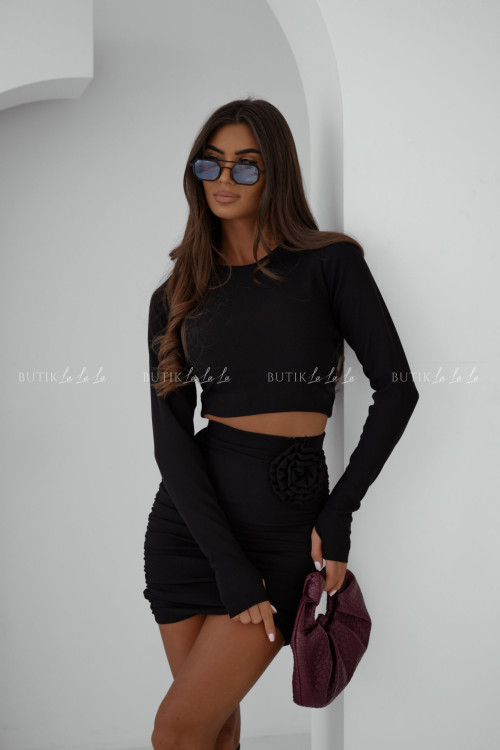 Komplet prążkowany z kwiatem czarny Leonore 3