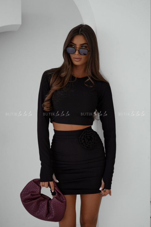 Komplet prążkowany z kwiatem czarny Leonore 4