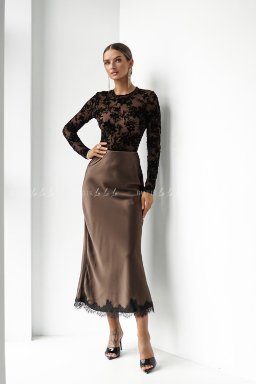 Body brązowe w kwiatowy print Remmo 4