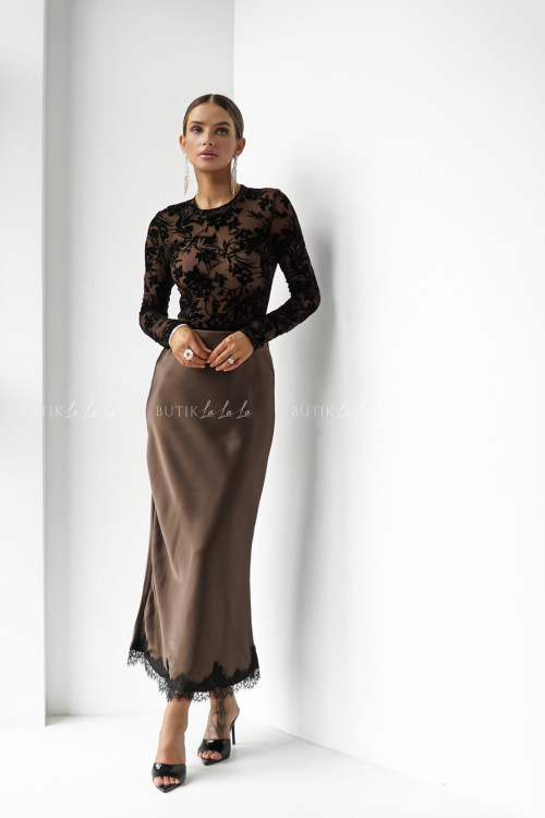 Body brązowe w kwiatowy print Remmo 7