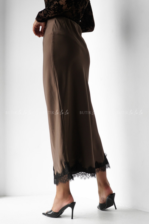Spódnica satynowa z koronką brązowa Lumie 9