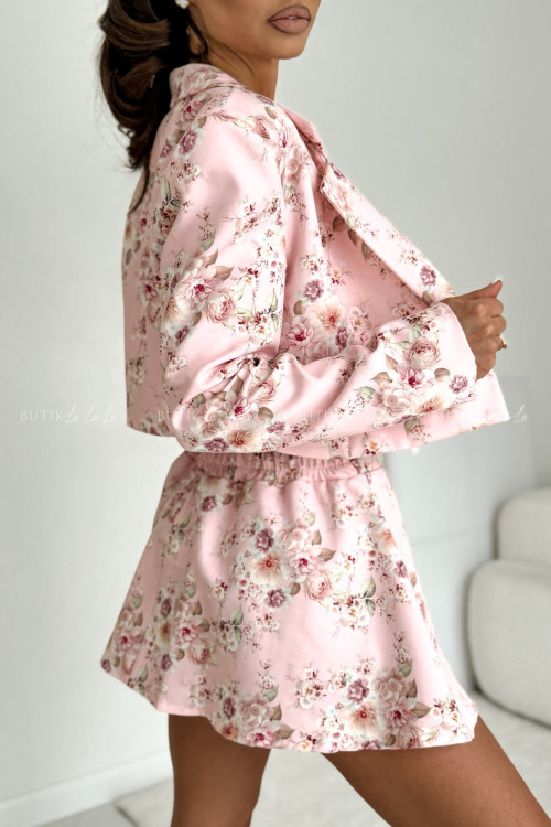 Komplet pudrowy w kwiatowy print Mennie 1