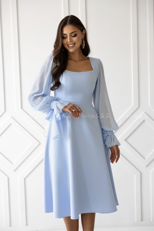 Sukienka rozkloszowana z bufiastymi rękawami błękitna Aria